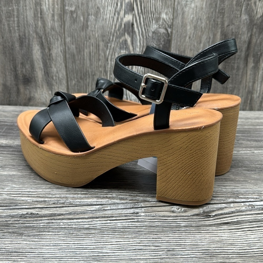 Women's Valerie Platform Heels - Universal Thread - Picture 7 of 8